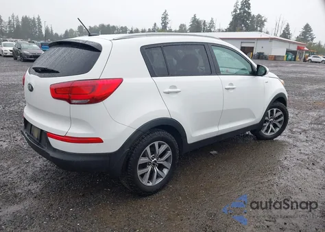 2016 Kia Sportage Lx z USA, uszkodzony, nr VIN KNDPBCAC6G7812357